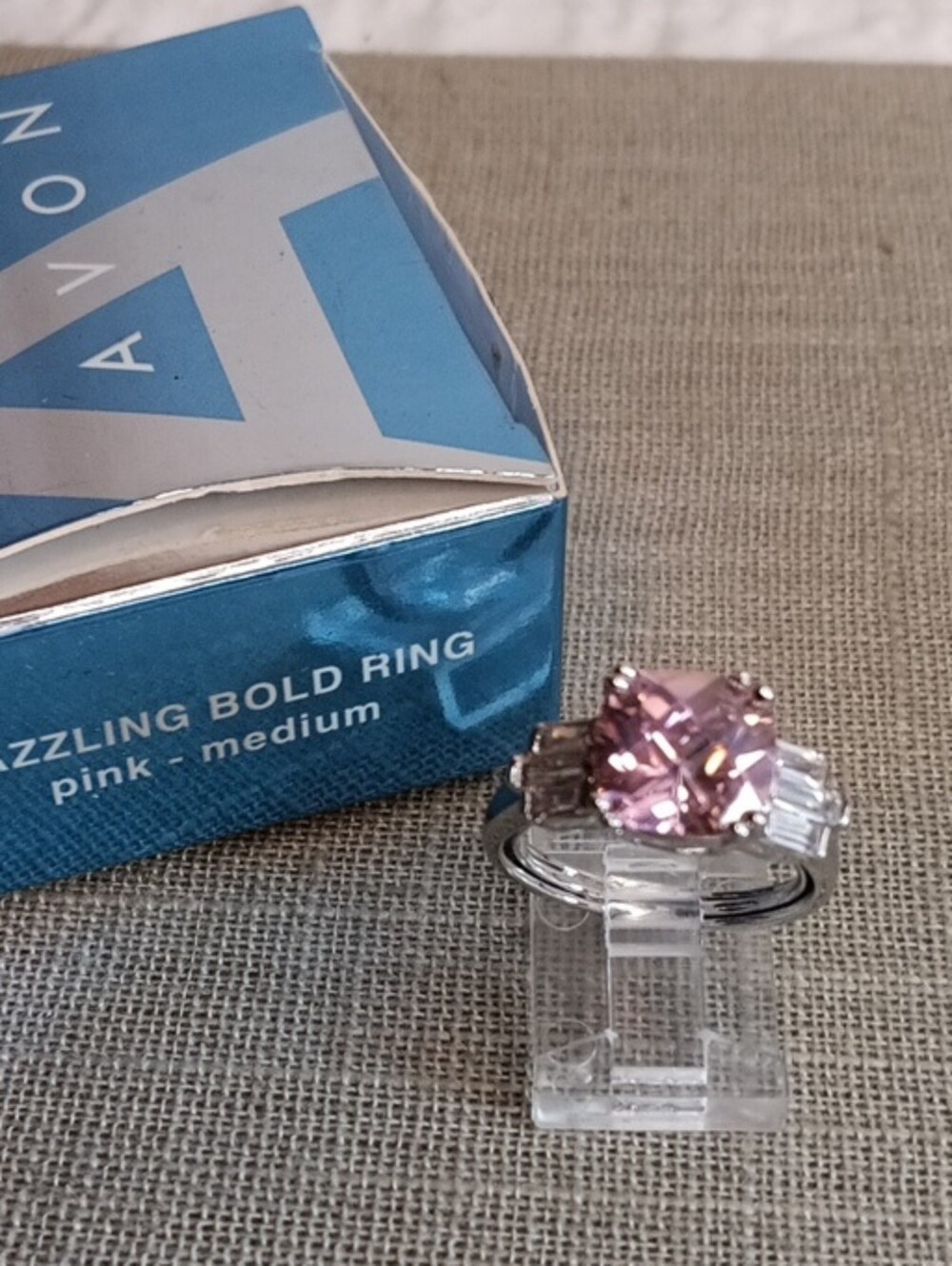 Avon Dazzling Bold Ring Pink Size Medium In Box 2005